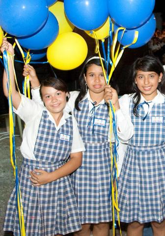 Girls_with_Balloons.jpg